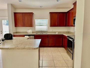 8d076785-306