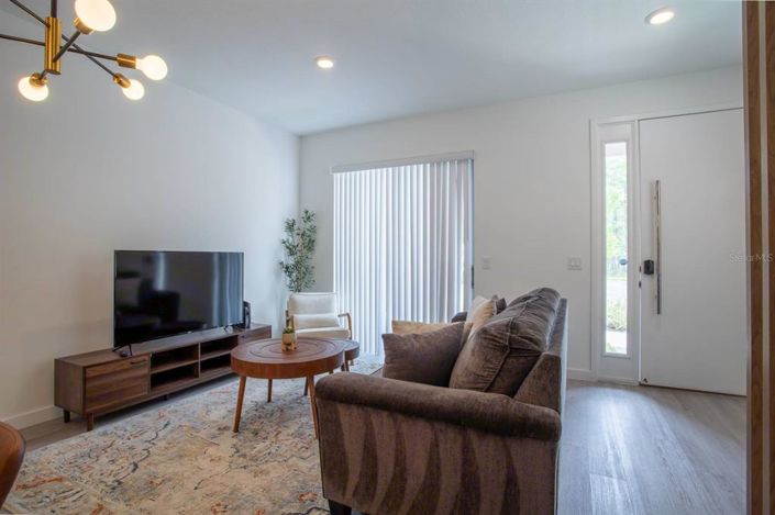 Image No.10-3 Bed Townhouse for sale