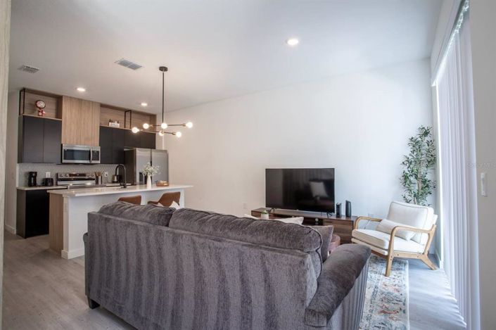 Image No.11-3 Bed Townhouse for sale