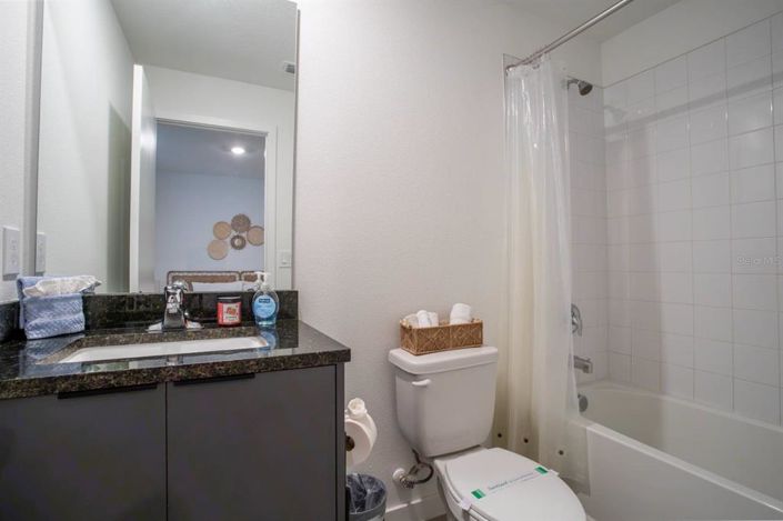 Image No.25-3 Bed Townhouse for sale