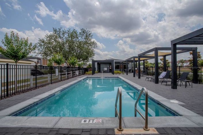 Image No.28-3 Bed Townhouse for sale