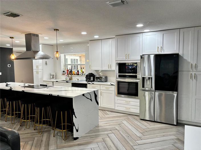 Image No.11-3 Bed House for sale