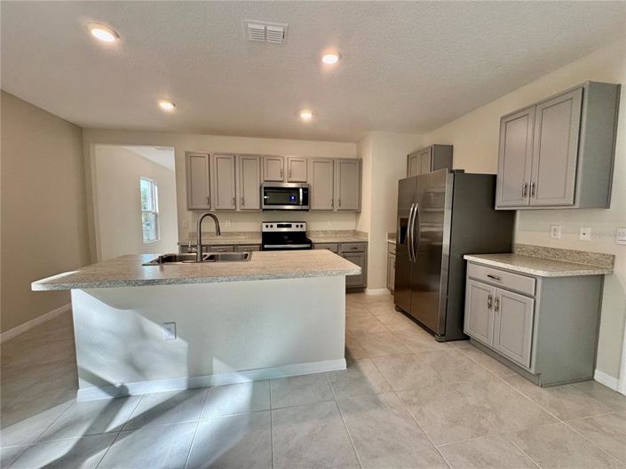 Image No.10-3 Bed House for sale