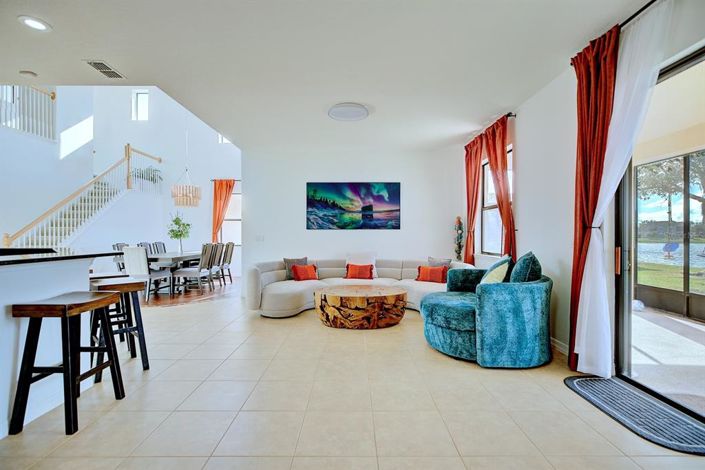 Image No.18-4 Bed House for sale