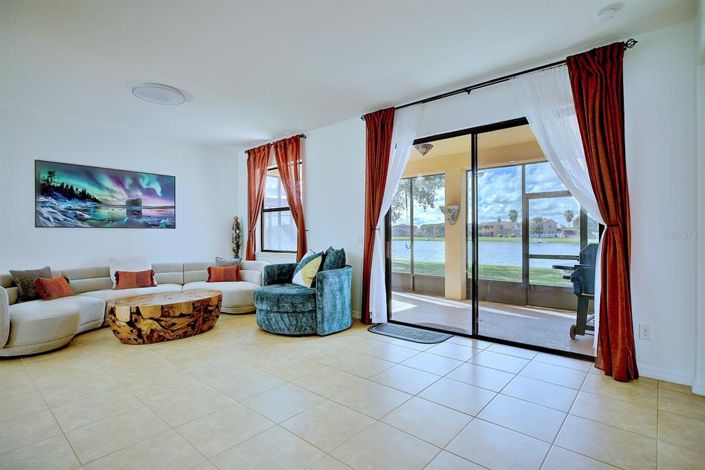 Image No.20-4 Bed House for sale