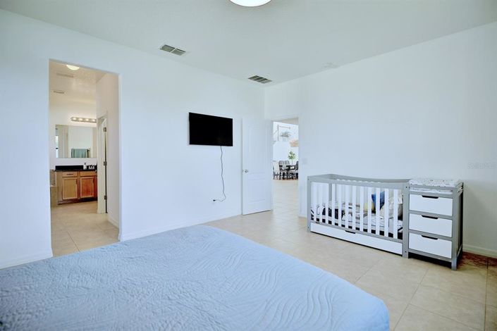 Image No.27-4 Bed House for sale