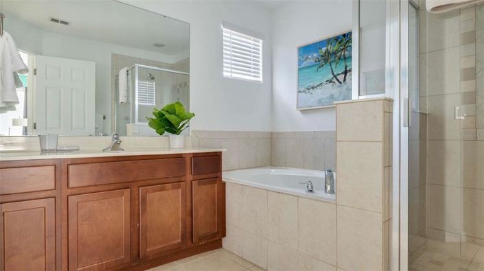 Image No.13-6 Bed House for sale