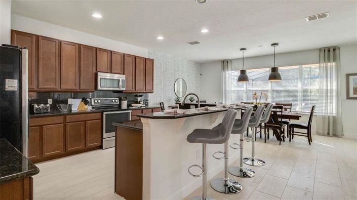 Image No.4-6 Bed House for sale