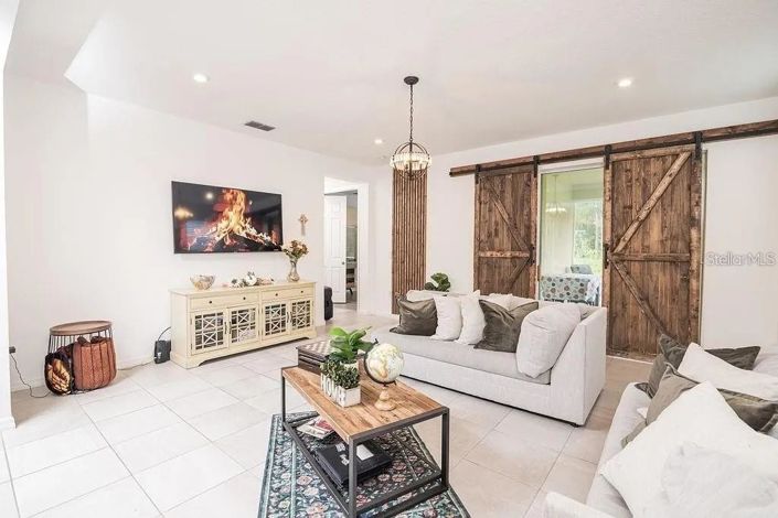 Image No.17-4 Bed House for sale