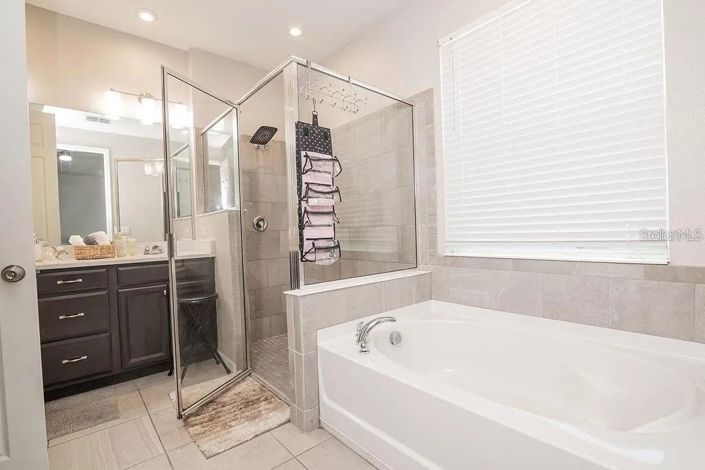 Image No.9-4 Bed House for sale