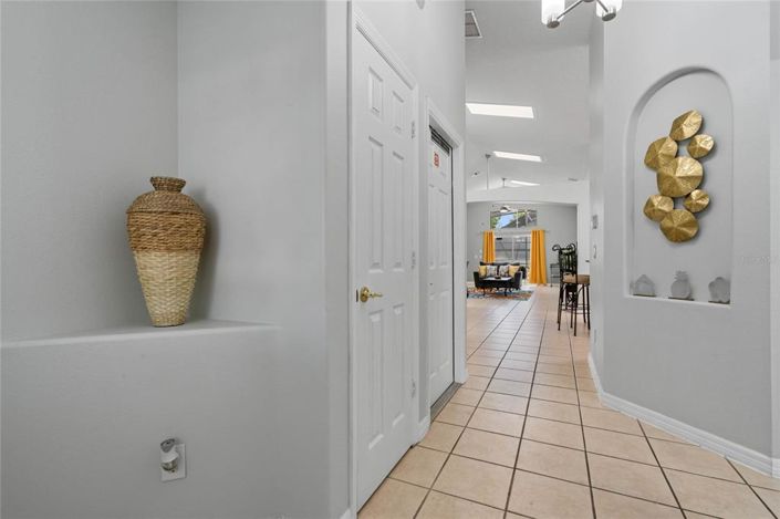 Image No.2-5 Bed House for sale