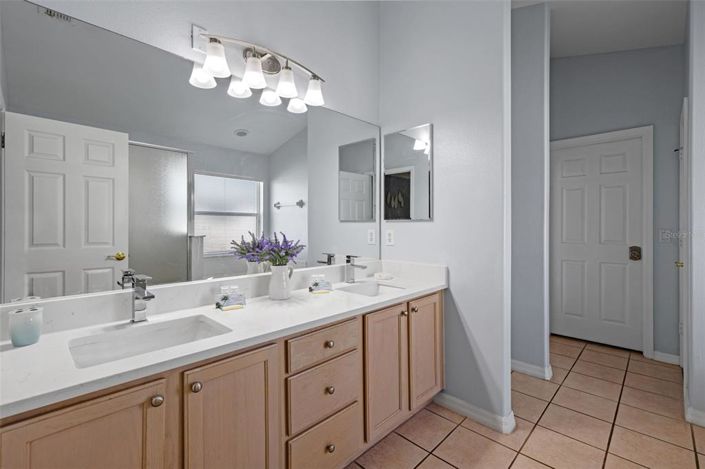 Image No.21-5 Bed House for sale