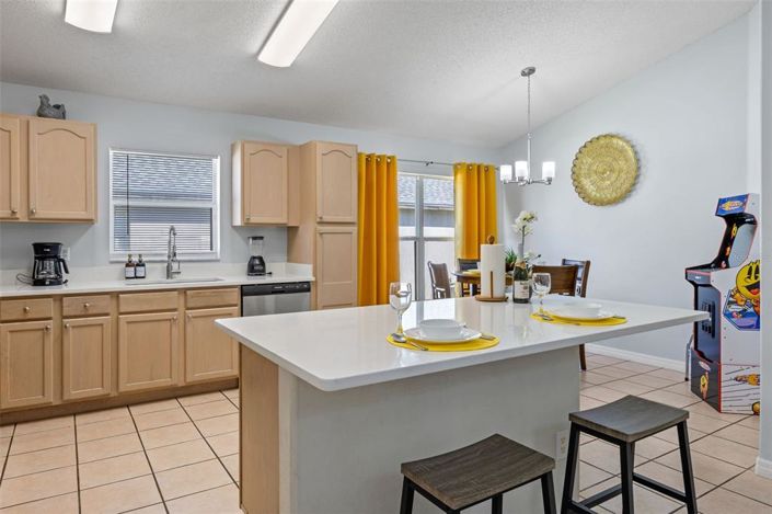 Image No.5-5 Bed House for sale