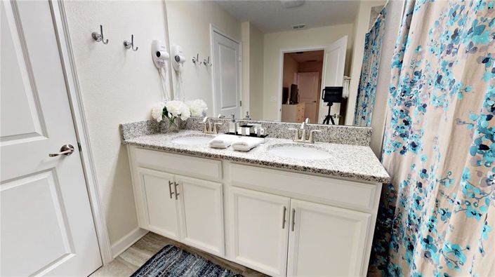 Image No.18-4 Bed Townhouse for sale