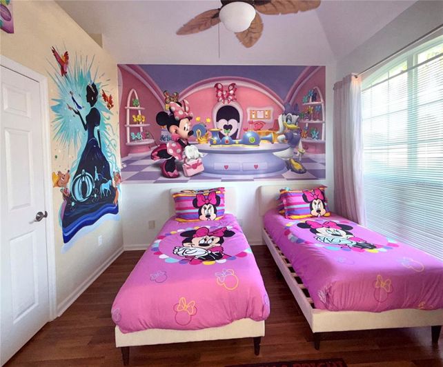 Image No.8-5 Bed House for sale