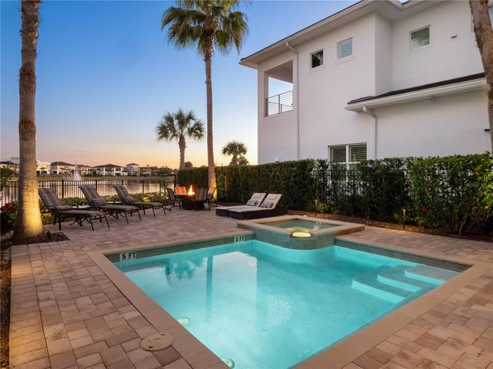 Image No.6-5 Bed House for sale