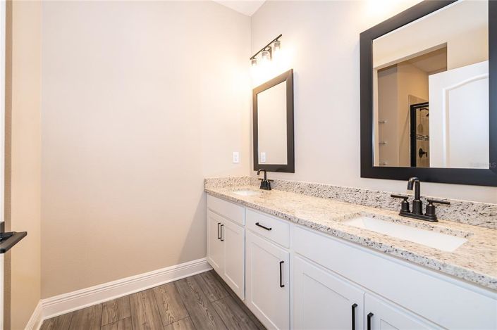 Image No.9-3 Bed House for sale