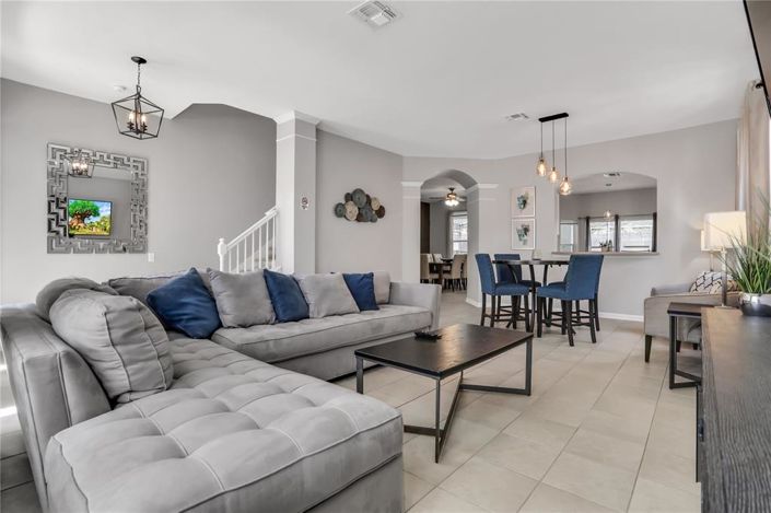 Image No.11-6 Bed House for sale