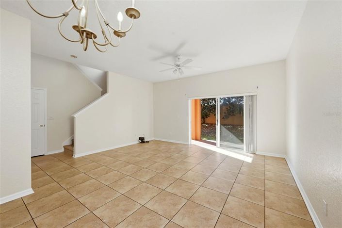 Image No.14-4 Bed Townhouse for sale