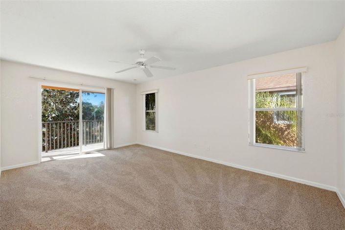 Image No.26-4 Bed Townhouse for sale