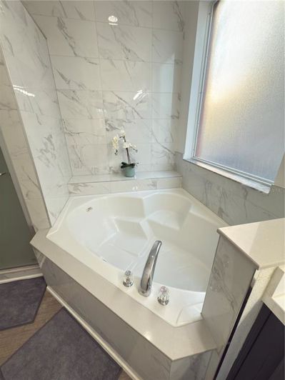 Image No.16-6 Bed House for sale