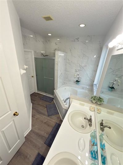 Image No.17-6 Bed House for sale