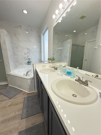 Image No.28-6 Bed House for sale