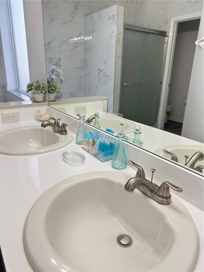 Image No.31-6 Bed House for sale