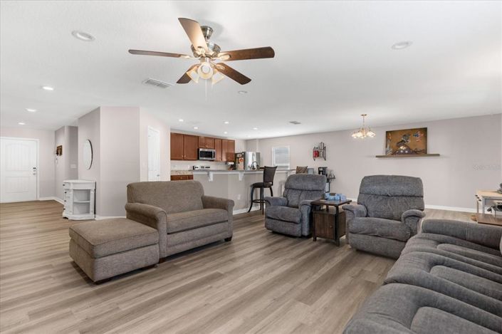 Image No.6-4 Bed House for sale