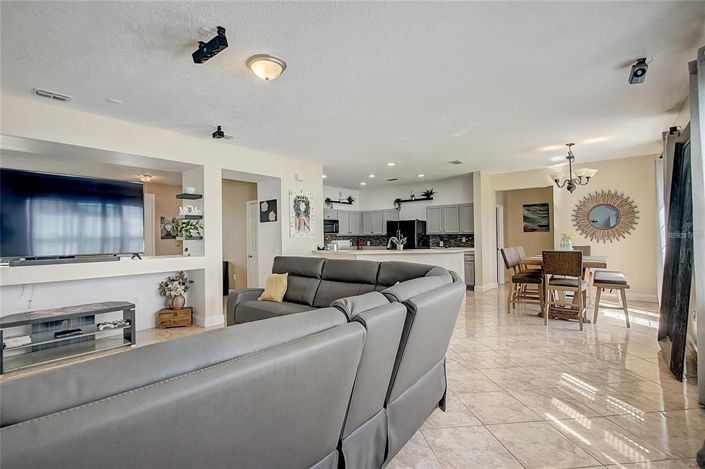 Image No.12-4 Bed House for sale