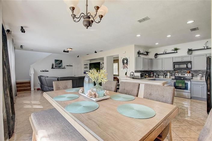 Image No.18-4 Bed House for sale