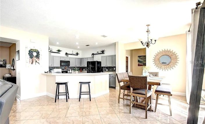 Image No.2-4 Bed House for sale