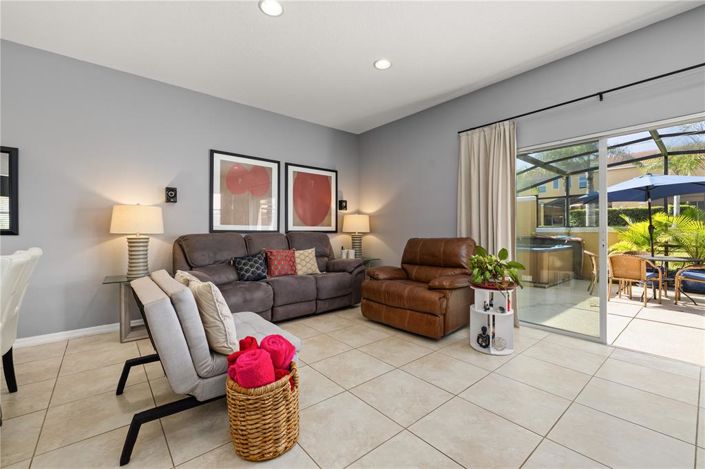 Image No.15-3 Bed Townhouse for sale