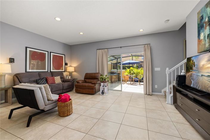 Image No.18-3 Bed Townhouse for sale