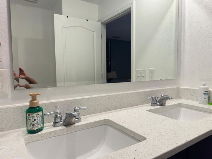 Image No.17-3 Bed Townhouse for sale