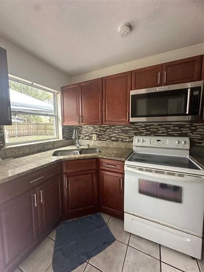 Image No.3-2 Bed House for sale