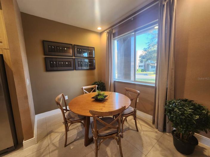 Image No.3-4 Bed Townhouse for sale