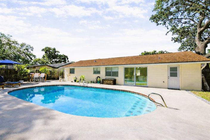 Image No.16-4 Bed House for sale