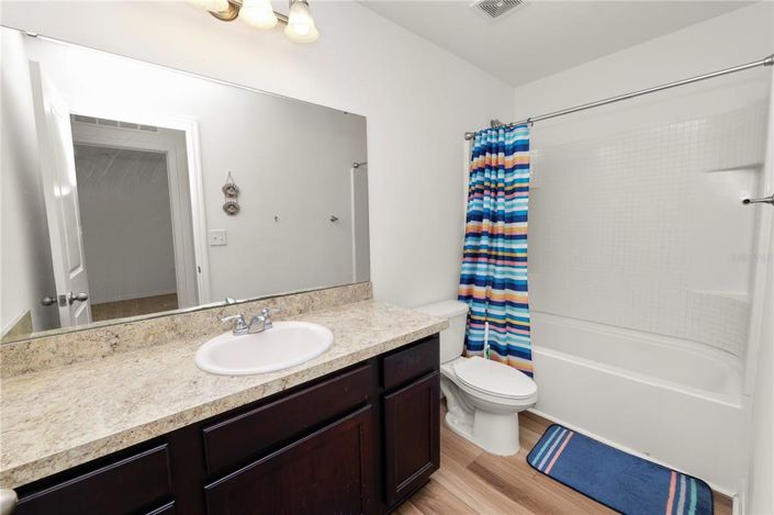 Image No.21-3 Bed Townhouse for sale