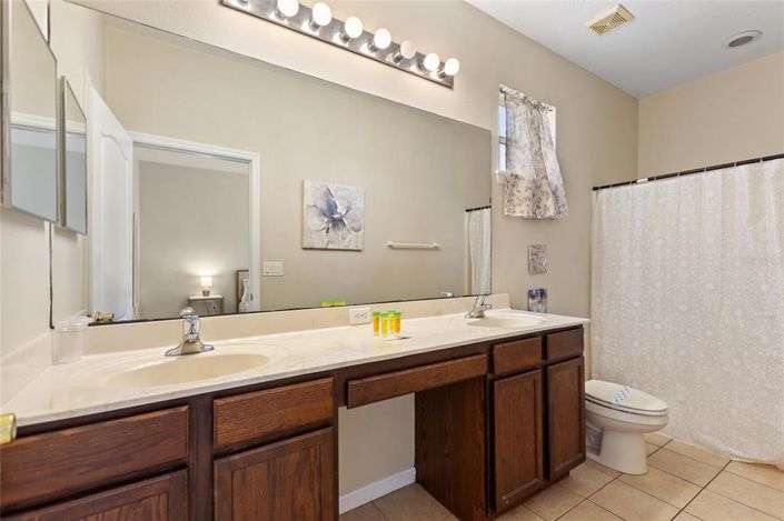 Image No.21-4 Bed House for sale