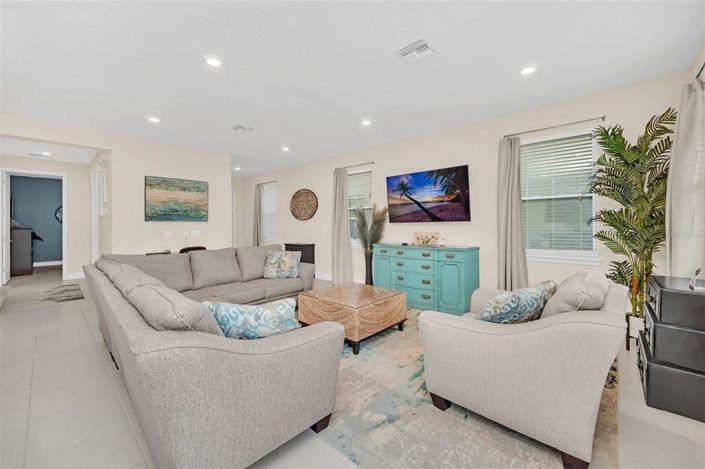 Image No.8-4 Bed House for sale