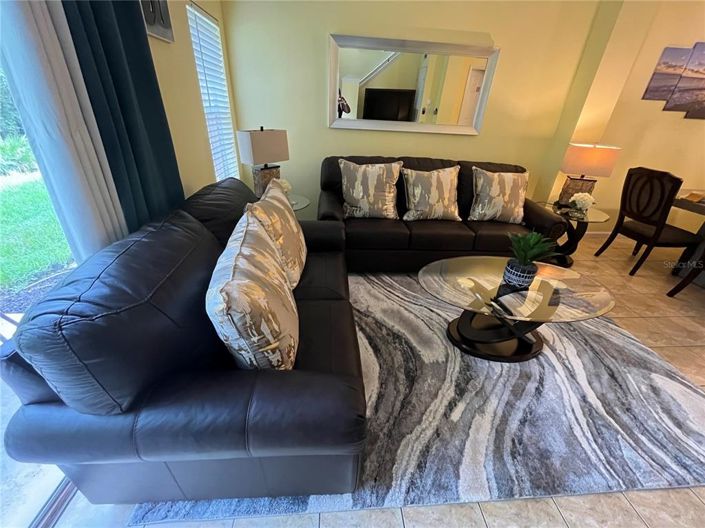 Image No.12-3 Bed Townhouse for sale