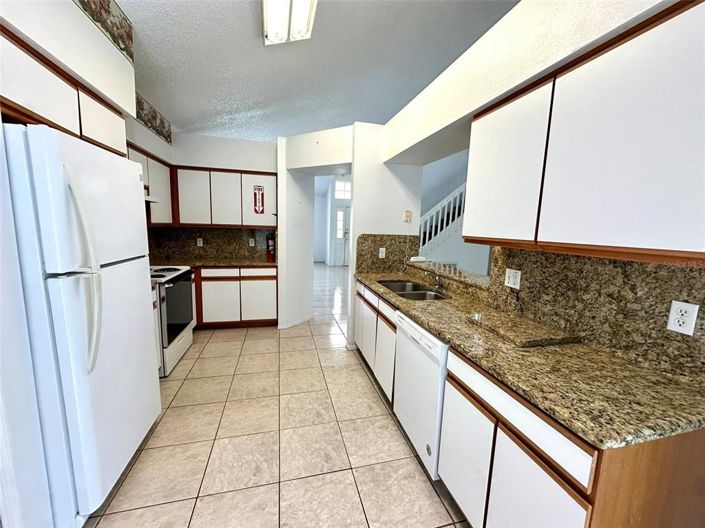 Image No.9-3 Bed House for sale