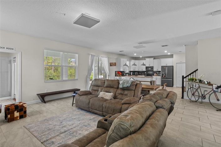 Image No.11-6 Bed House for sale