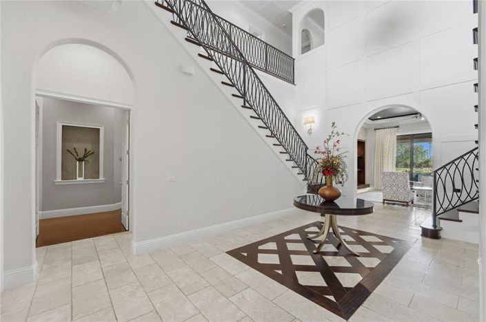 Image No.16-8 Bed House for sale