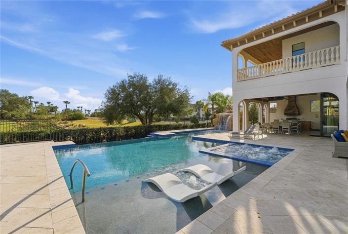 Image No.27-8 Bed House for sale