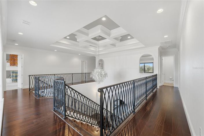 Image No.35-8 Bed House for sale