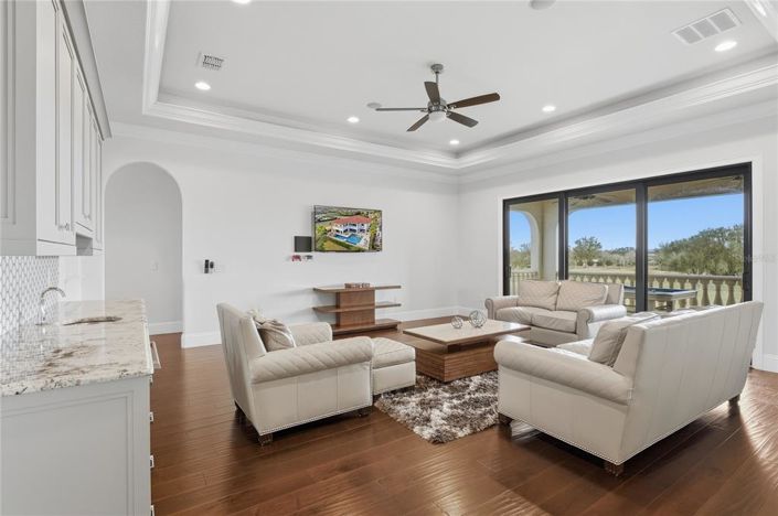 Image No.39-8 Bed House for sale