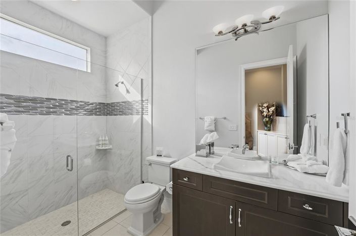 Image No.51-8 Bed House for sale