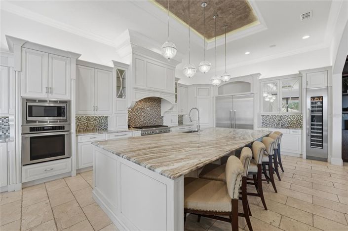 Image No.9-8 Bed House for sale